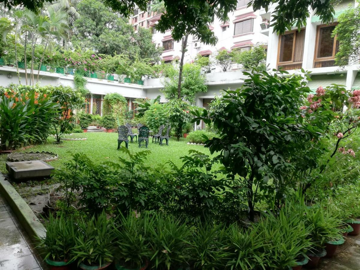 Ambrosia Guest House Dhaka Esterno foto